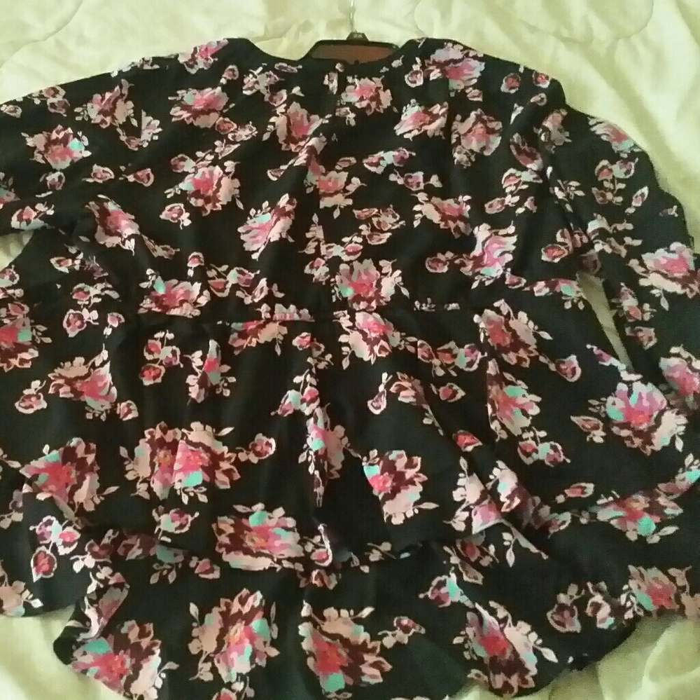 NWT Lane Bryant tiered ruffle hem blouse
